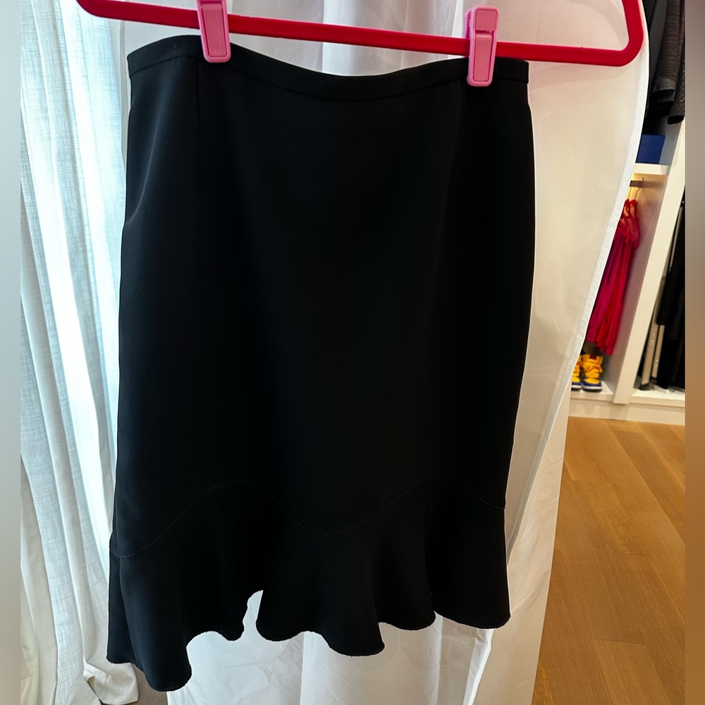 Midi skirt with ruffled end